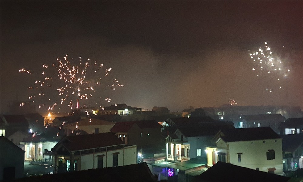 Quảng Bình: Nhiều người nhập viện cấp cứu do đốt pháo trái phép-2