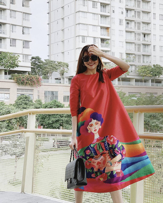 Mùng 1 Tết: Ngợp trời sao diện áo dài, nhưng nổi nhất là vợ chồng Hà Tăng và Lan Khuê với cơ ngơi dát vàng-1