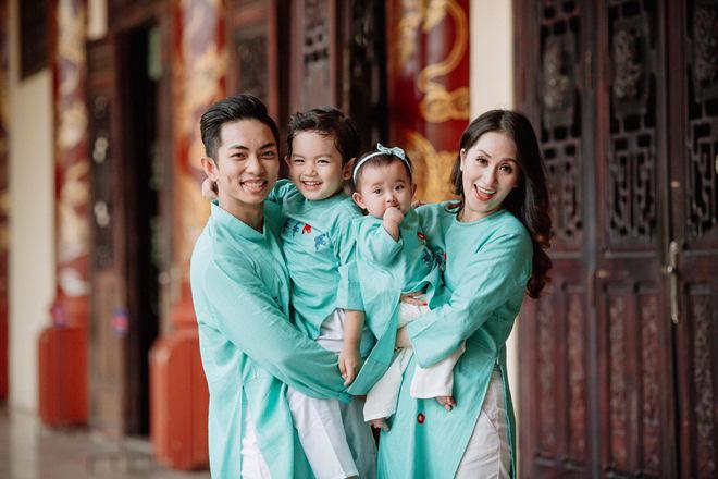 Chênh 12 tuổi thì sao, ai cũng muốn một gia đình hạnh phúc cỡ này như Khánh Thi-Phan Hiển-14