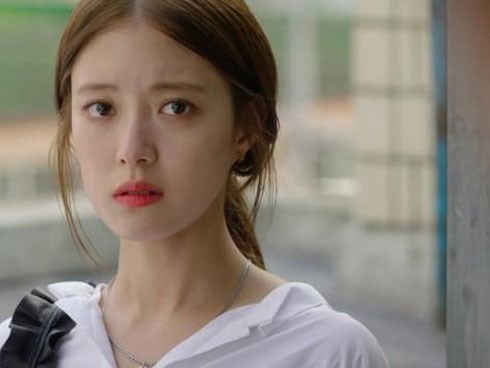 Tưởng sướng lấy được chồng giàu già như bố, không ngờ phải dấm dúi tiền biếu Tết ngoại
