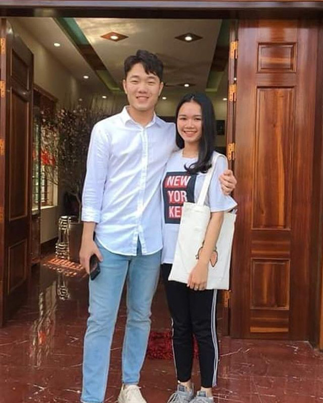 Trang phục Tết của cầu thủ Việt Nam: người cool ngầu, người giản dị-3