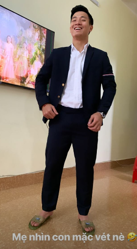 Trang phục Tết của cầu thủ Việt Nam: người cool ngầu, người giản dị-1