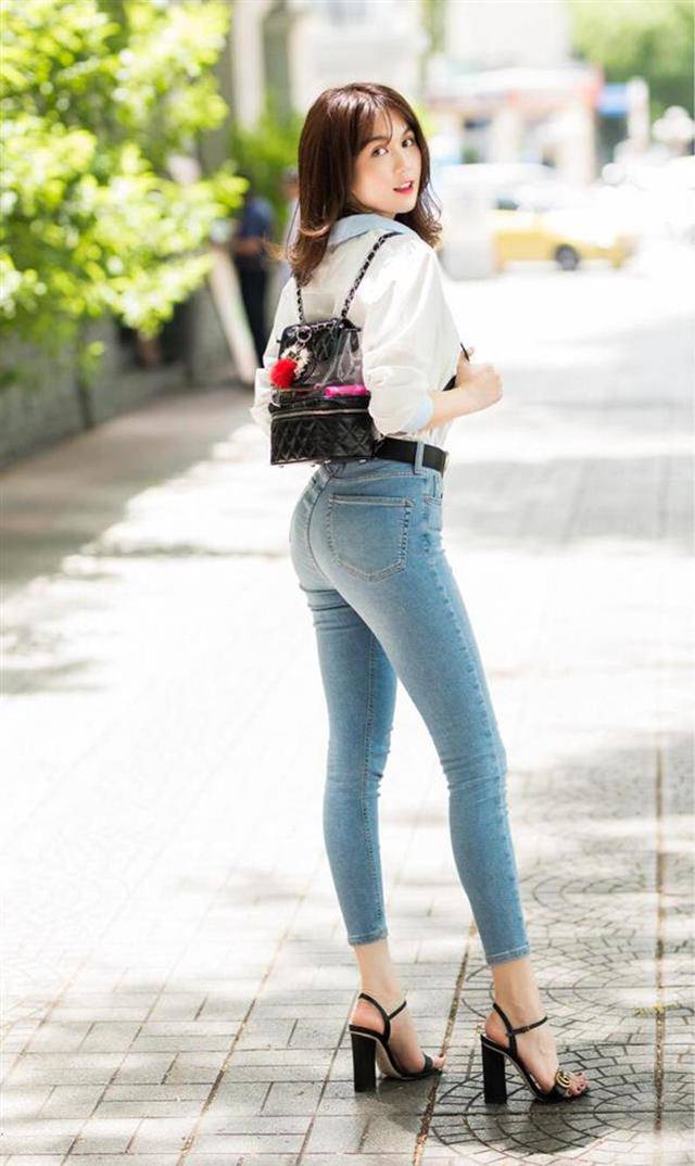 Diện cao gót nhưng không tự tin, hãy học bí kíp của Ngọc Trinh để sang chảnh miễn chê-4