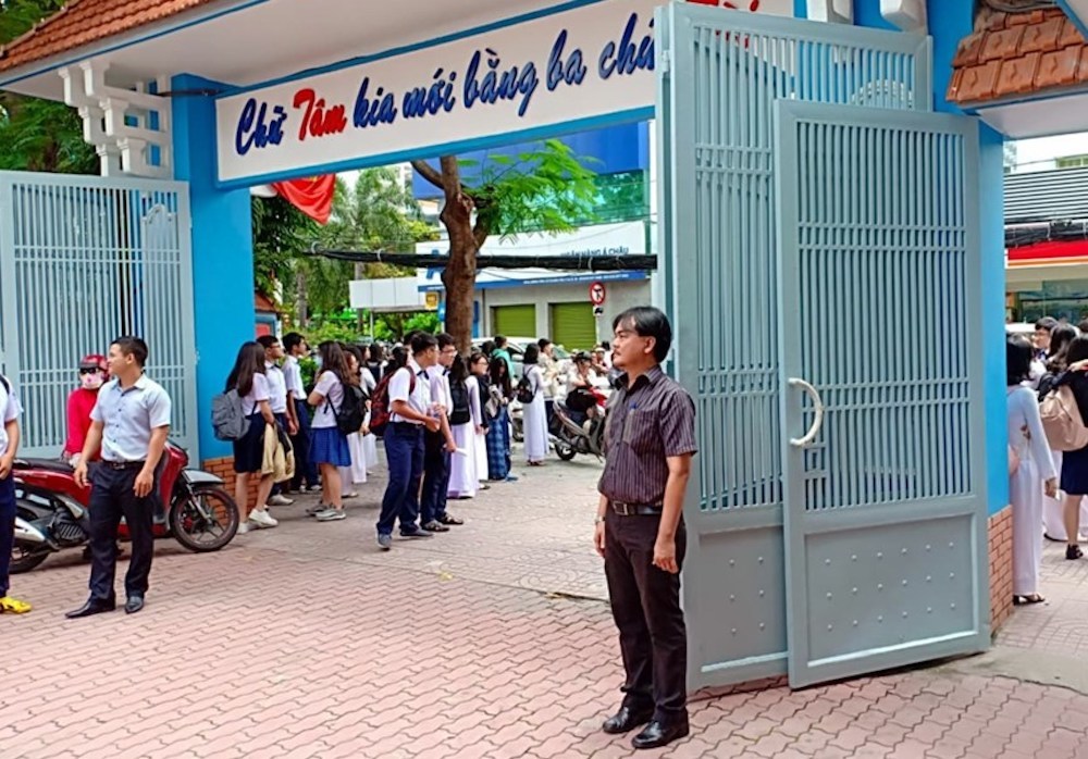 Thầy hiệu trưởng dám chi 300 triệu mời Sơn Tùng M-TP vì học sinh thích-1