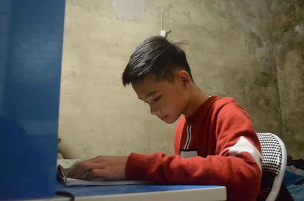 2 đứa trẻ mồ côi bố mẹ trong vụ cháy gần viện Nhi: Tết này bố mẹ ở đâu-6