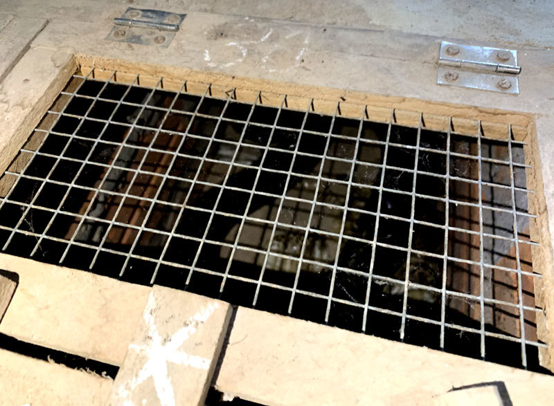 Tóm cổ rắn độc: Ông lão ôm vàng ròng đổi lấy ‘siêu xe’-2