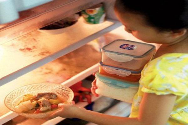 Nấu lại thức ăn, thói quen gia đình nào cũng gặp dịp Tết: Chuyên gia cảnh báo điều gì?-1