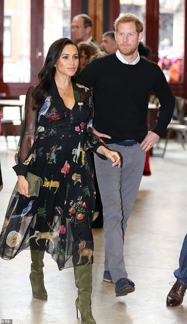 Meghan viết thư cầu xin bố đẻ ngừng vùi dập mình sau khi bị tấn công trên truyền thông-1