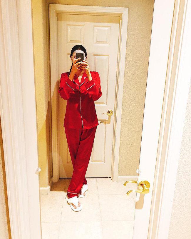 Đầu năm mới, Phạm Hương khoe ảnh món hàng hiệu yêu thích khiến ai cũng bất ngờ-2