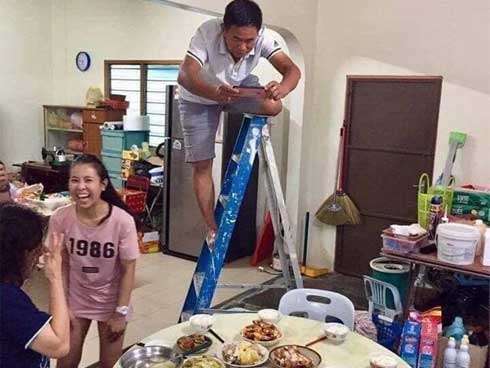 Xét nét người yêu của anh trai đến nhà lì xì có 50k, dân mạng nhắc nhỏ cô em gái: Nhân quả đến sớm!-2