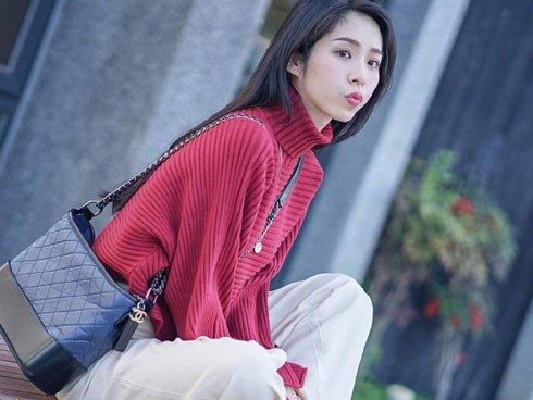 Đầu năm chọn túi xách hợp mệnh để tiền tài 