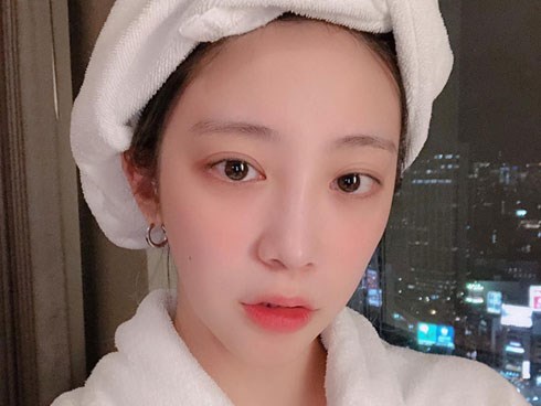 Để da không “xuống cấp” sau những ngày Tết trang điểm đậm thì bạn đừng bỏ qua tuyệt kỹ tẩy trang 3 bước