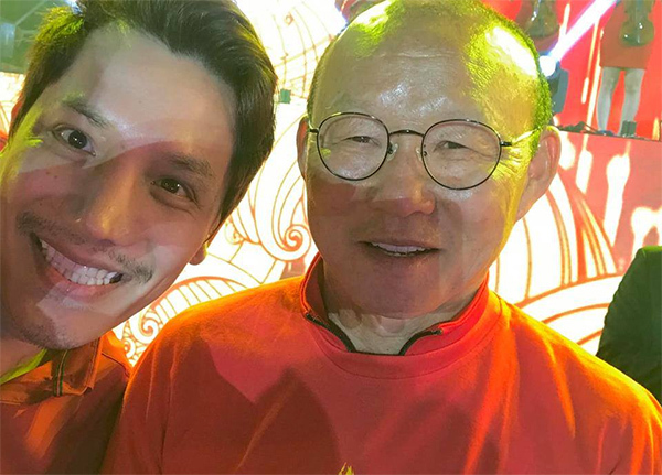 Tác giả hit Việt Nam ơi hạnh phúc tột độ được hát cho thầy Park và U23 Việt Nam-1