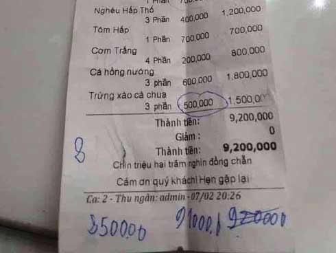 Xếp hàng nghe chửi, rùng mình ngồi trên đống rác ăn bún ốc-4