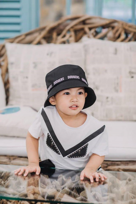 Mới hơn 3 tuổi nhưng Kubi nhà Khánh Thi đã sở hữu loạt đồ hiệu trị giá hàng trăm triệu-8