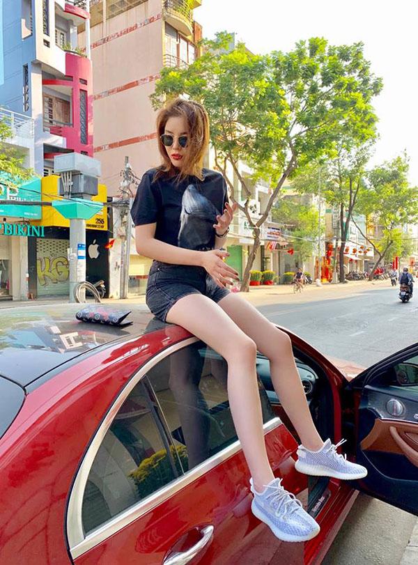 Từ khuôn mặt đến vòng ngực khủng của Kỳ Duyên, tất cả đều chỉnh sửa, trừ điểm này-4