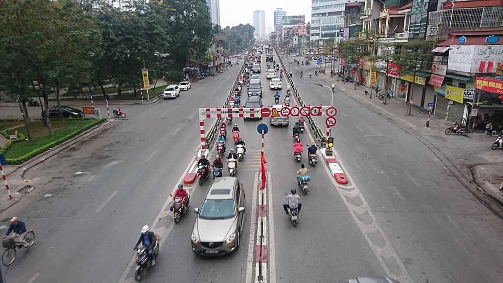 Lạ kỳ phố Hà Nội vắng hắt hiu ngày đầu đi làm sau Tết-5