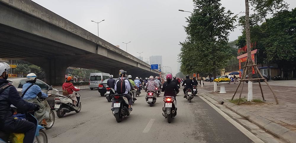 Lạ kỳ phố Hà Nội vắng hắt hiu ngày đầu đi làm sau Tết-8