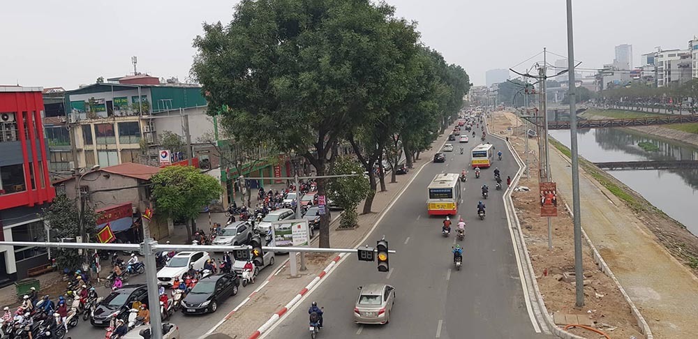 Lạ kỳ phố Hà Nội vắng hắt hiu ngày đầu đi làm sau Tết-11