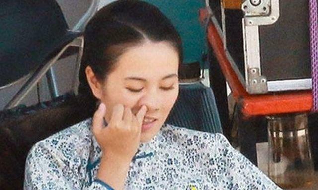 Thường dùng tay ngoáy mũi, người phụ nữ không ngờ cuối cùng phải nhận kết đắng-1