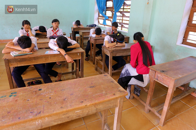 Buổi chào cờ đầu năm mới chìm trong nước mắt ở ngôi trường có 6 học sinh đuối nước thương tâm-14