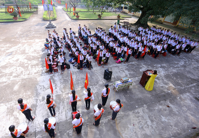 Buổi chào cờ đầu năm mới chìm trong nước mắt ở ngôi trường có 6 học sinh đuối nước thương tâm-1
