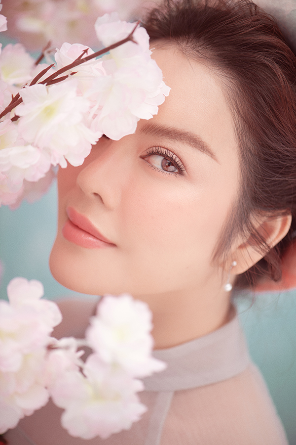 Lý Nhã Kỳ đẹp mê hồn trong tà áo dài quý phái-4