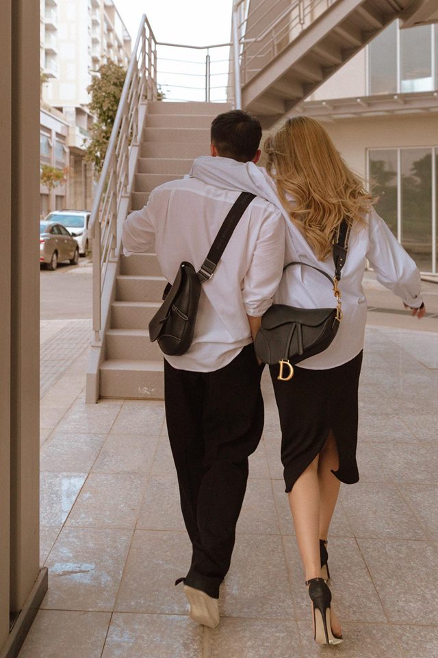 Đầu năm đăng ảnh mới, Hoàng Thùy Linh lại gây tò mò khi khoác vai trai lạ-2