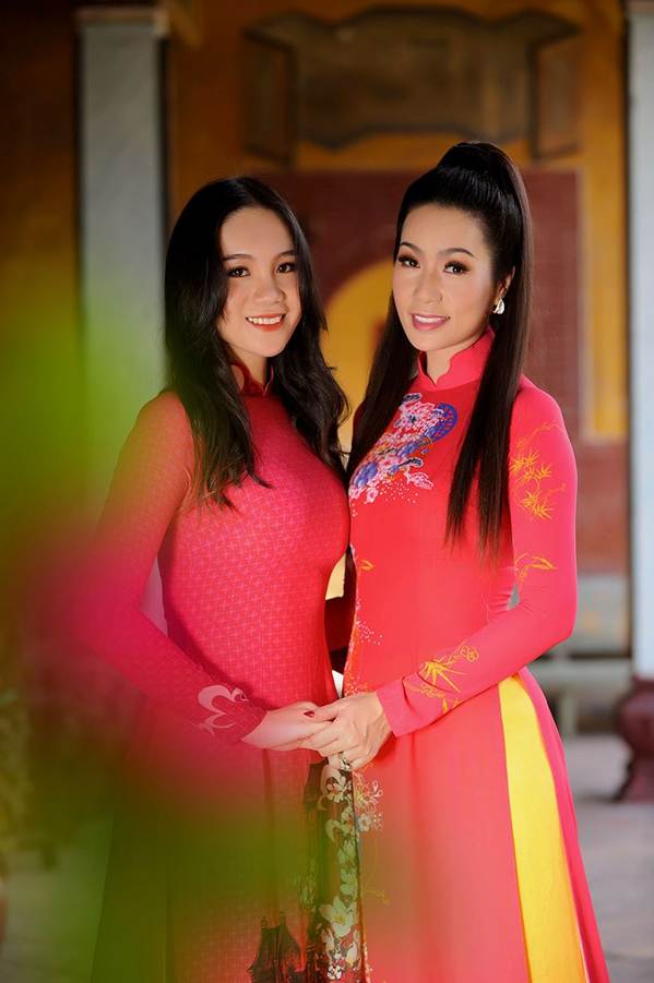 Bất ngờ con gái 16 tuổi xinh như hoa khôi của á hậu Trịnh Kim Chi-6