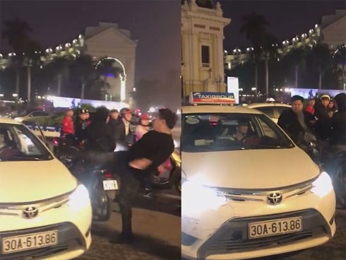 Va chạm nhẹ, tài xế Mercedes liên tục đấm đá rồi đạp bay gương taxi
