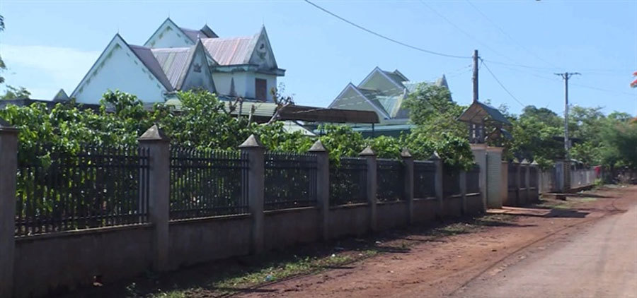 Làng tỷ phú vùng biên, biệt thự san sát, sáng ra đã có chục triệu-1