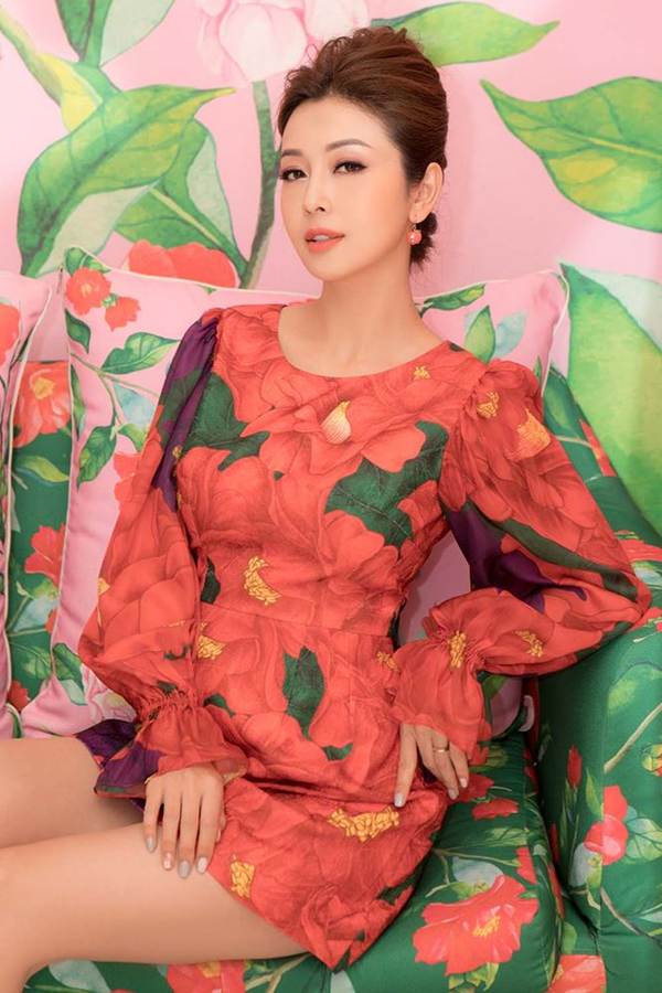 Jennifer Phạm vai trần gợi cảm xuống phố đầu năm-12