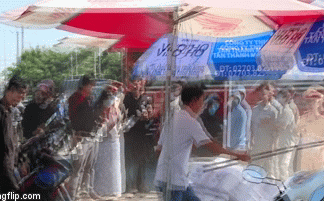 Trần tình bất ngờ của người đàn ông dọa đánh nữ CSGT phát nước miễn phí cho người đi đường-1