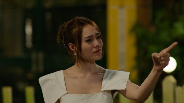 Phim trăm tỷ mùa Tết - Cua lại vợ bầu và Siêu sao siêu ngố có thực sự là tuyệt phẩm của điện ảnh Việt?-14