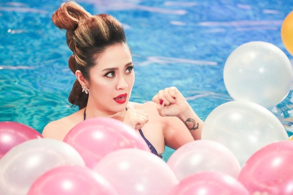 Phim trăm tỷ mùa Tết - Cua lại vợ bầu và Siêu sao siêu ngố có thực sự là tuyệt phẩm của điện ảnh Việt?-5