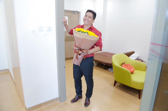 Bỏ qua ồn ào với Trấn Thành, Đức Thịnh hạnh phúc đón vợ và con trai về nhà-1