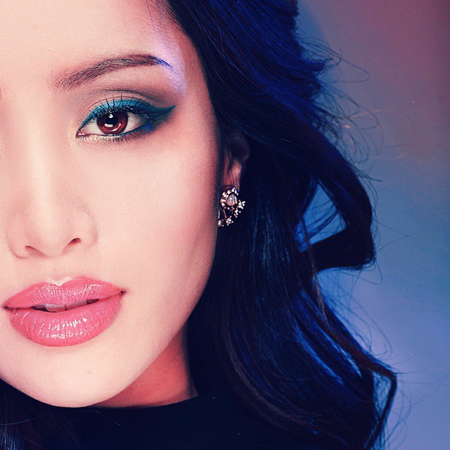 2 bí kíp makeup đơn giản nhưng max xinh của Michelle Phan: một kiểu sang chảnh, một kiểu hack tuổi cực hiệu quả-1