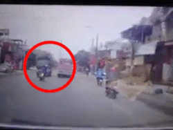 Người Hà Nội ngồi lòng đường dự lễ giải hạn sao La Hầu chùa Phúc Khánh-1