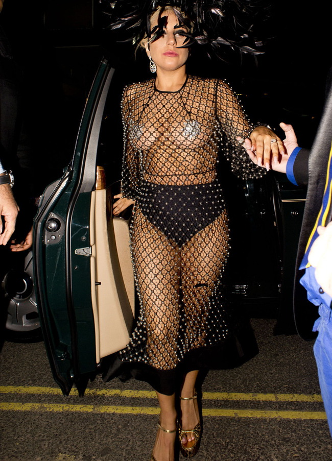 Muôn kiểu thời trang bá đạo của chị em khiến anh em ngã ngửa-12