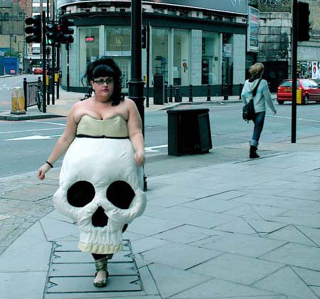 Muôn kiểu thời trang bá đạo của chị em khiến anh em ngã ngửa-14