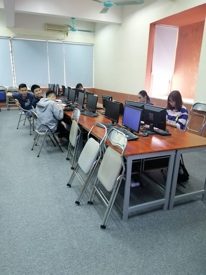 Loạt ảnh lớp học vắng như chùa bà Đanh vì sinh viên vẫn còn bận đắm chìm trong dư vị Tết-2