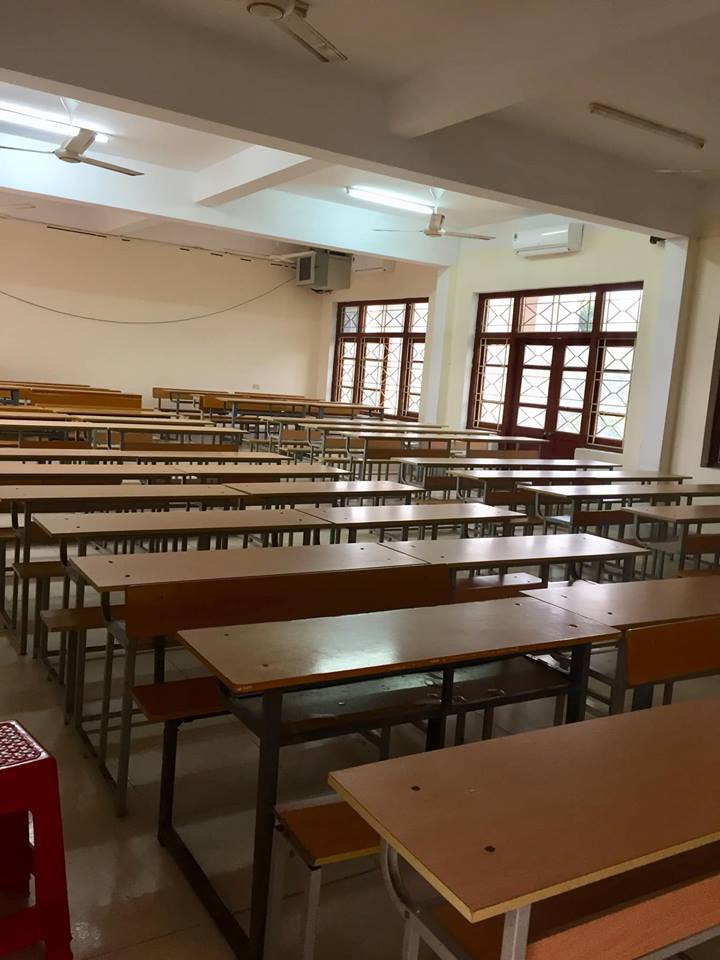 Loạt ảnh lớp học vắng như chùa bà Đanh vì sinh viên vẫn còn bận đắm chìm trong dư vị Tết-4