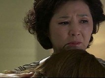 Khinh con dâu nghèo, ngày nhập viện mẹ chồng lặng lẽ khóc khi thấy tờ giấy lạ trong ví Khinh con dâu nghèo, ngày nhập viện mẹ chồng lặng lẽ khóc khi thấy tờ giấy lạ trong ví