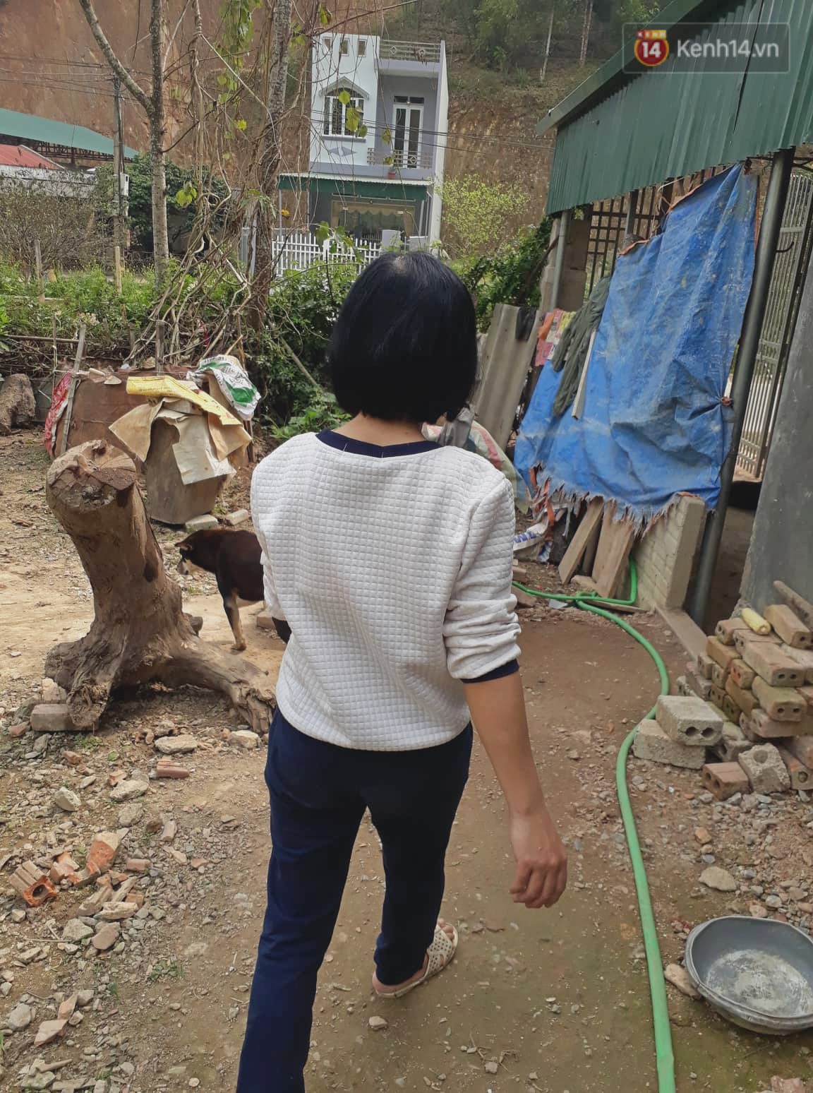 Người phụ nữ đầu tiên phát hiện thi thể nữ sinh giao gà: Lúc đó tôi chạy ngay về báo chồng, anh ấy tỏ ra bất ngờ, sau đó thì bị tạm giữ-3