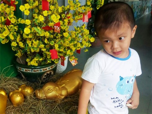 Bé trai Vĩnh Long bị đâm xuyên não lúc mới sinh đón giao thừa cùng mẹ trong viện, ngổn ngang nỗi lo sau Tết