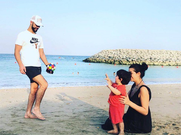 Không ngờ anh chàng bị trục xuất vì quá đẹp trai lại chọn vợ khác thường, còn thẳng thừng lên tiếng trước antifan thế này-5