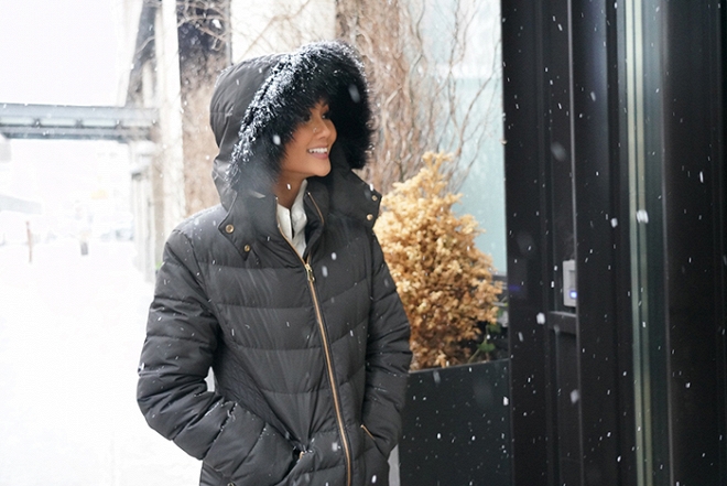 Hoa hậu HHen Niê đẹp như tranh với thần thái ngút ngàn dưới trời tuyết trắng xoá-10