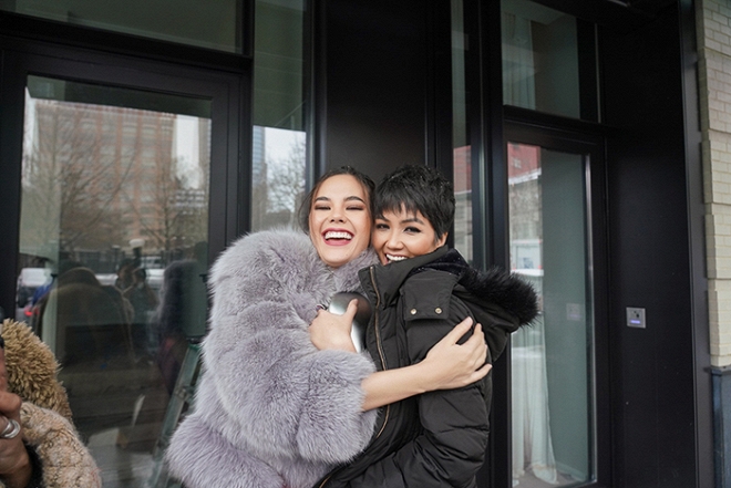 Hoa hậu HHen Niê đẹp như tranh với thần thái ngút ngàn dưới trời tuyết trắng xoá-13