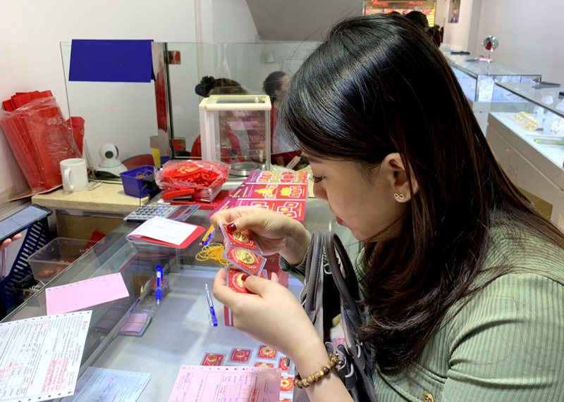 Kéo nhau đi mua vàng sớm, nhà buôn cháy hàng trước vía Thần Tài-13