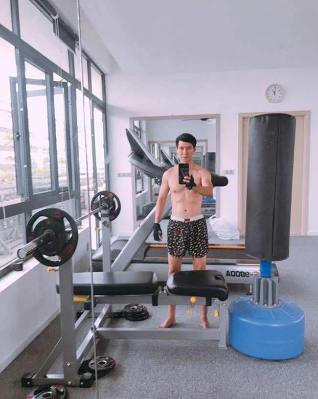 Điểm mặt các nam thần cơ bắp làng nhạc vàng U40, U50 vẫn khiến chị em mê mệt-15